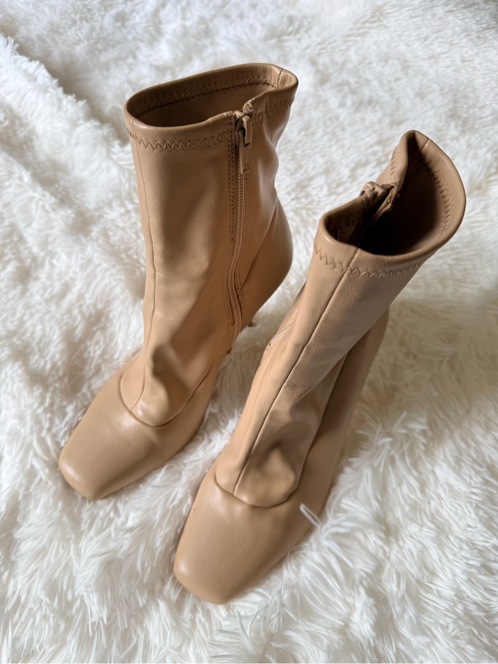 GB Women’s Tan Stretch Leather Boots